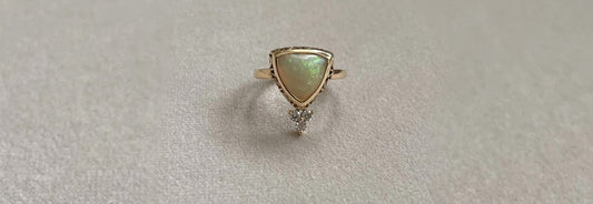 Why did people wear jewelry in Ancient Egypt? What did it symbolize?